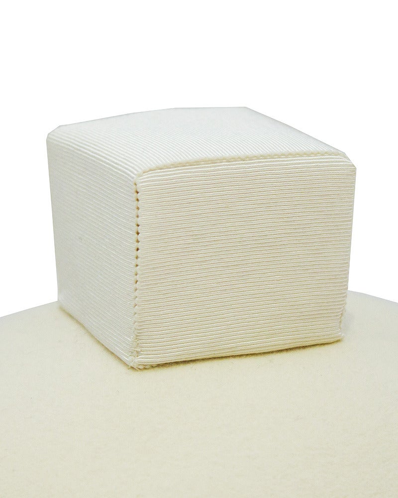 That special accessory for the stylish dresser. Off white felt hat with geometric cube detail at crown. Super futuristic, very Mod French 1960's panache. Excellent condition. Guaranteed to attract attention.

Diameter: 7.5