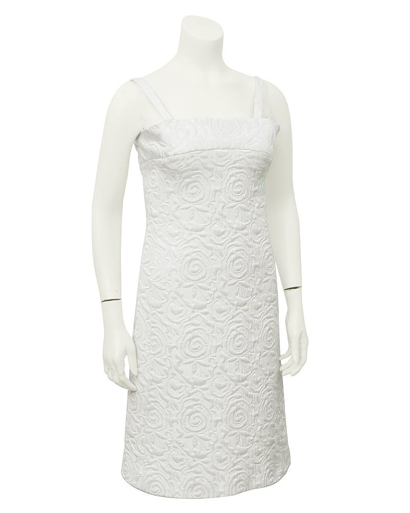 1960er Jahre Ulrique Cremefarbenes Ensemble aus Mantel und Kleid (Grau) im Angebot