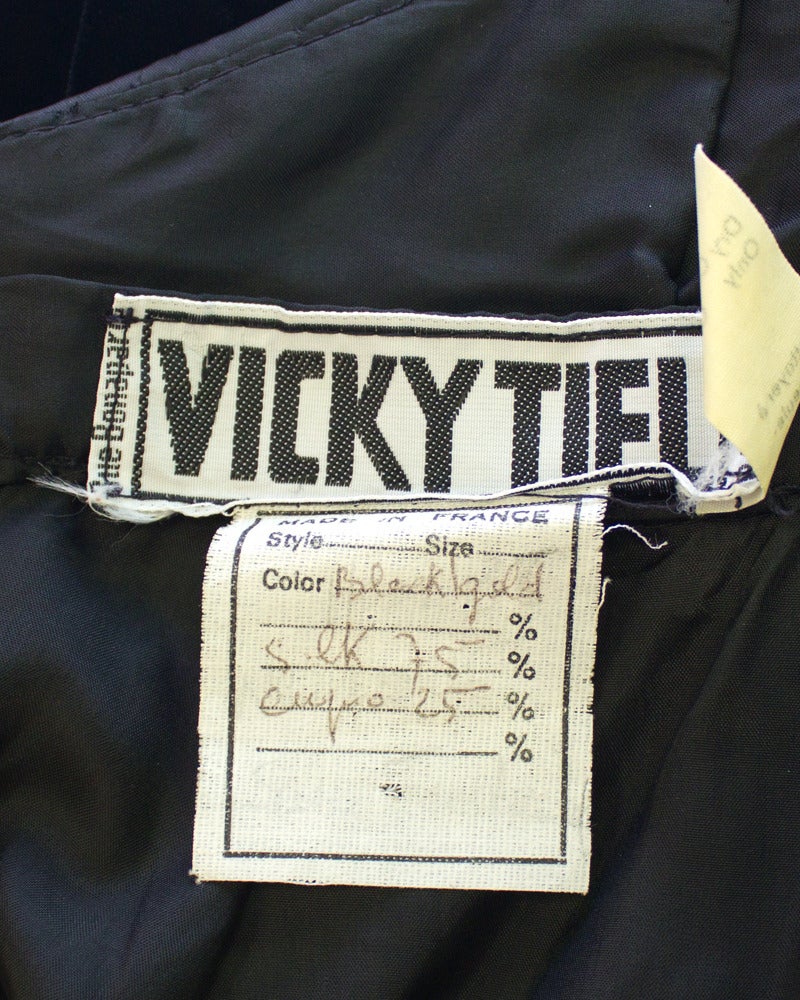 1980er Jahre Vicky Tiel Samt & Gold Lame Kleid Damen im Angebot
