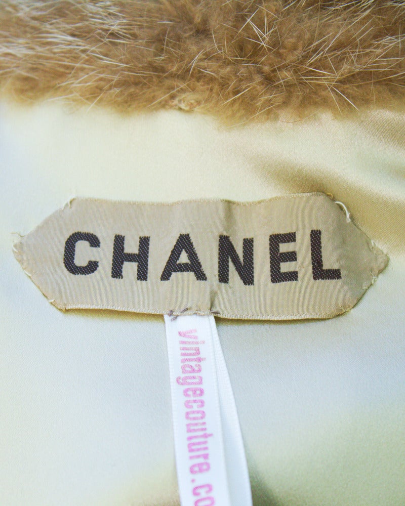 Costume en laine bordé de fourrure Chanel Couture des années 1970 Bon état - En vente à Toronto, Ontario