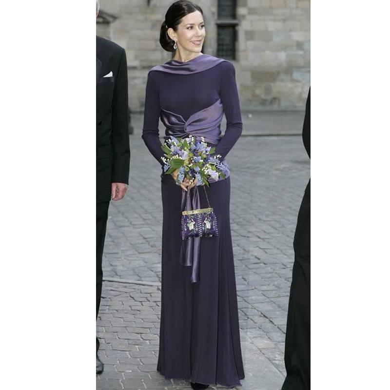 Fall 2004 RTW Alexander McQueen Purple Jersey Gown  In Excellent Condition In Toronto, Ontario