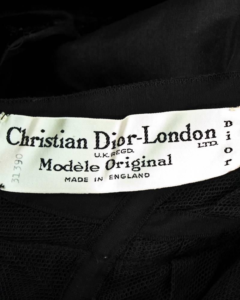 Christian Dior London - Robe de cocktail en velours noir des années 1960 Pour femmes en vente