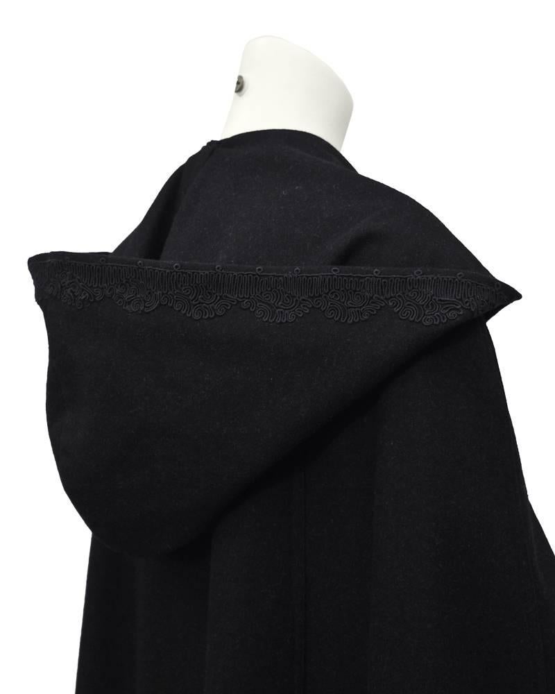 1960's Marrian-McDonnell Black Wool Cloak In Excellent Condition In Toronto, Ontario