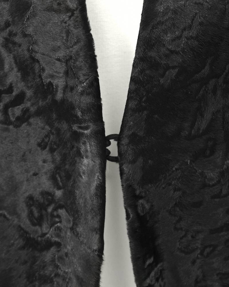 Women's 1970s Benjamin Fourrures Lausanne Black Broadtail Cape