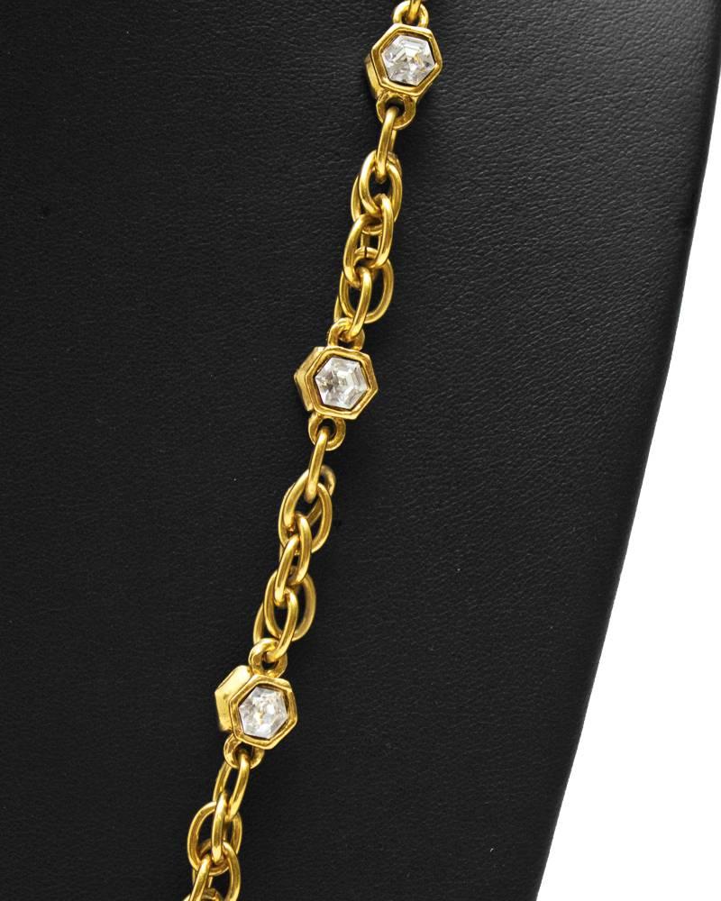 1980's Chanel Chain Necklace with CC Pendant  In Excellent Condition In Toronto, Ontario