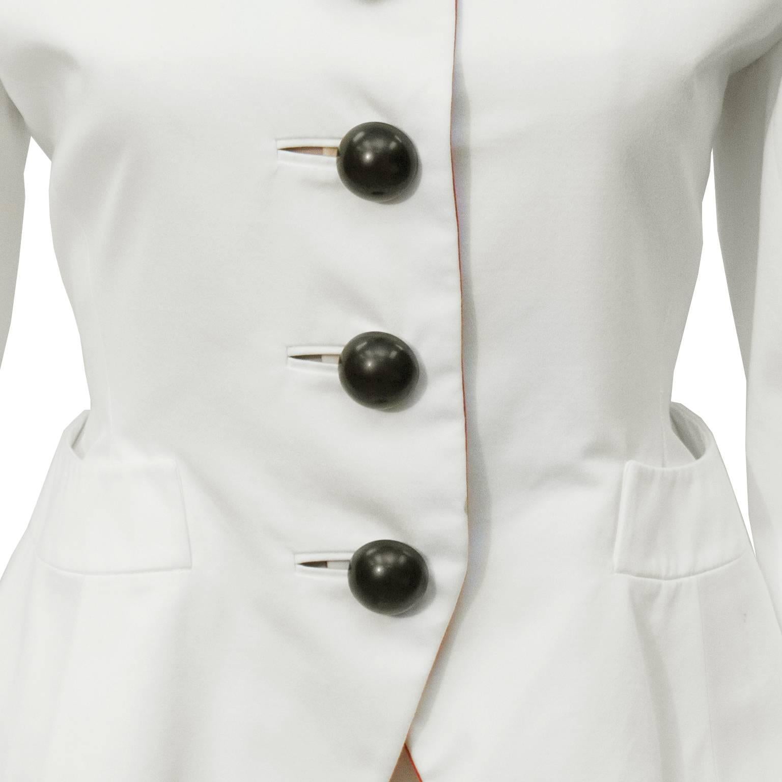 1980's Yves Saint Laurent YSL Veste blanche avec boutons Dome Pour femmes en vente