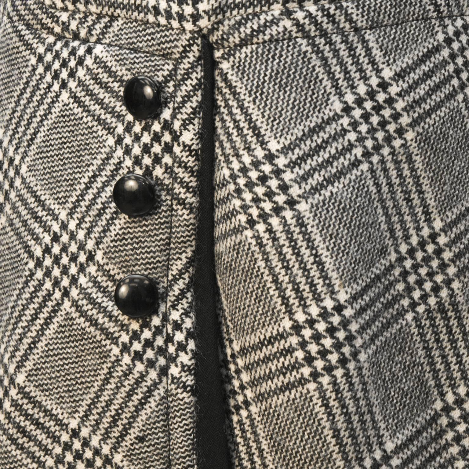 1960's Anonymous Bonded Wool Glen Check Dress and Coat Set In Excellent Condition For Sale In Toronto, Ontario