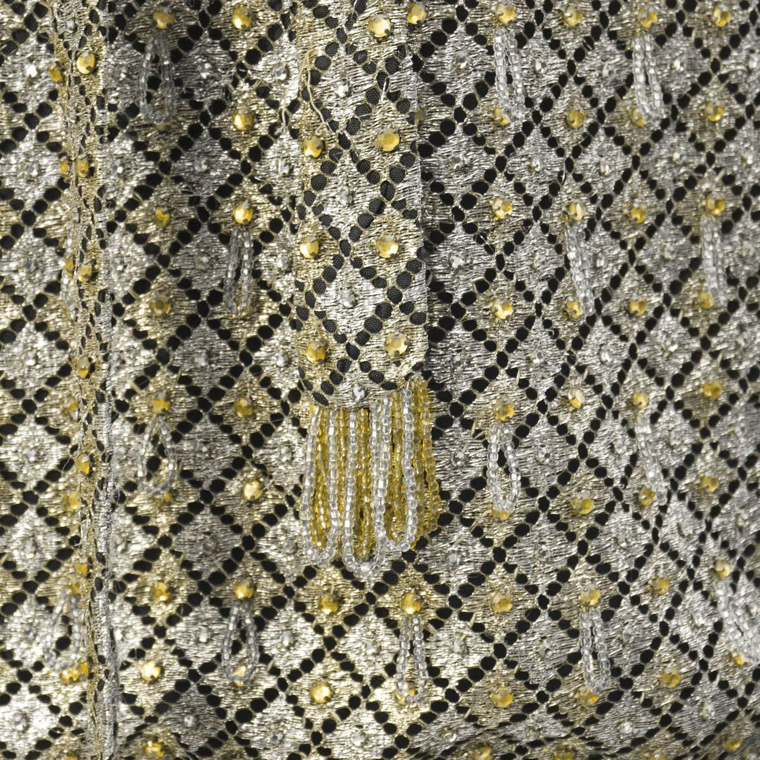 Mini robe perlée or et argent avec ceinture, années 1960  Pour femmes en vente