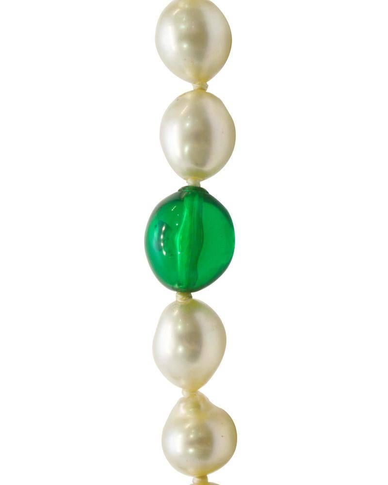 Anonymous Faux Pearl & Green Poured Glass Necklace In Excellent Condition In Toronto, Ontario