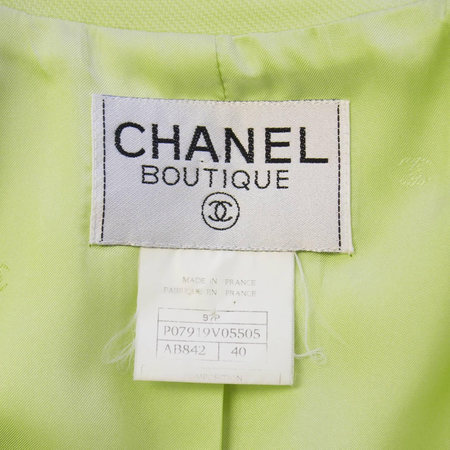 1997 Spring Chanel Chartreuse Dress and Coat Ensemble  In Excellent Condition In Toronto, Ontario