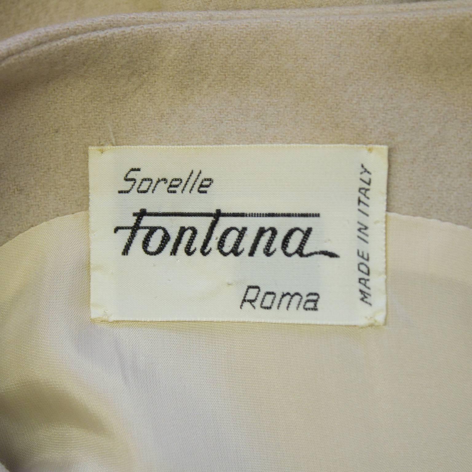 1960's Sorelle Fontana Taupe Sleeveless Shift Dress  In Excellent Condition For Sale In Toronto, Ontario