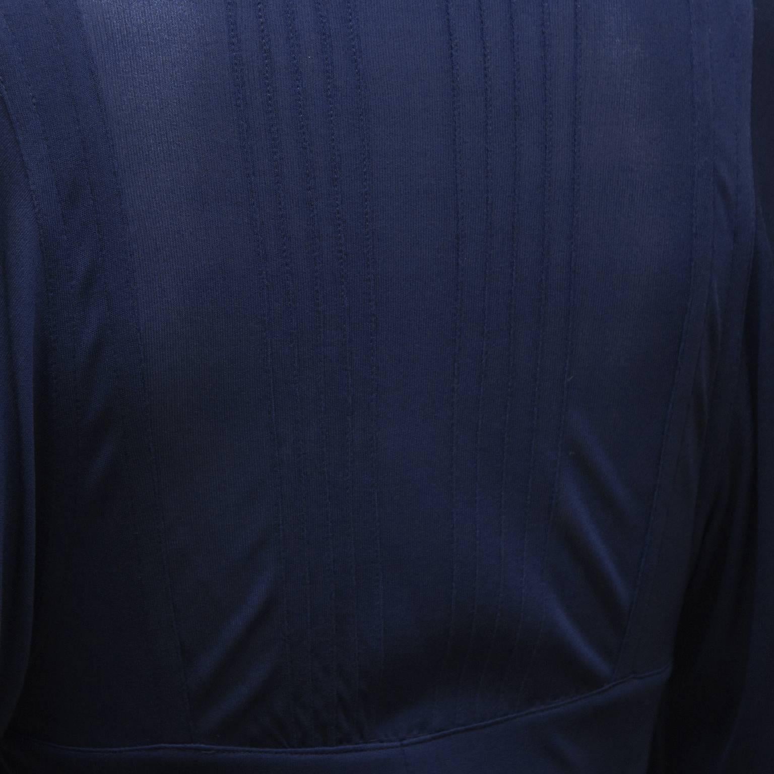De las mujeres Maxivestido de punto de rayón azul marino Jean Muir, años 70 en venta