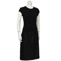 Chanel - Robe à sequins en maille noire avec châle assorti, automne 2004