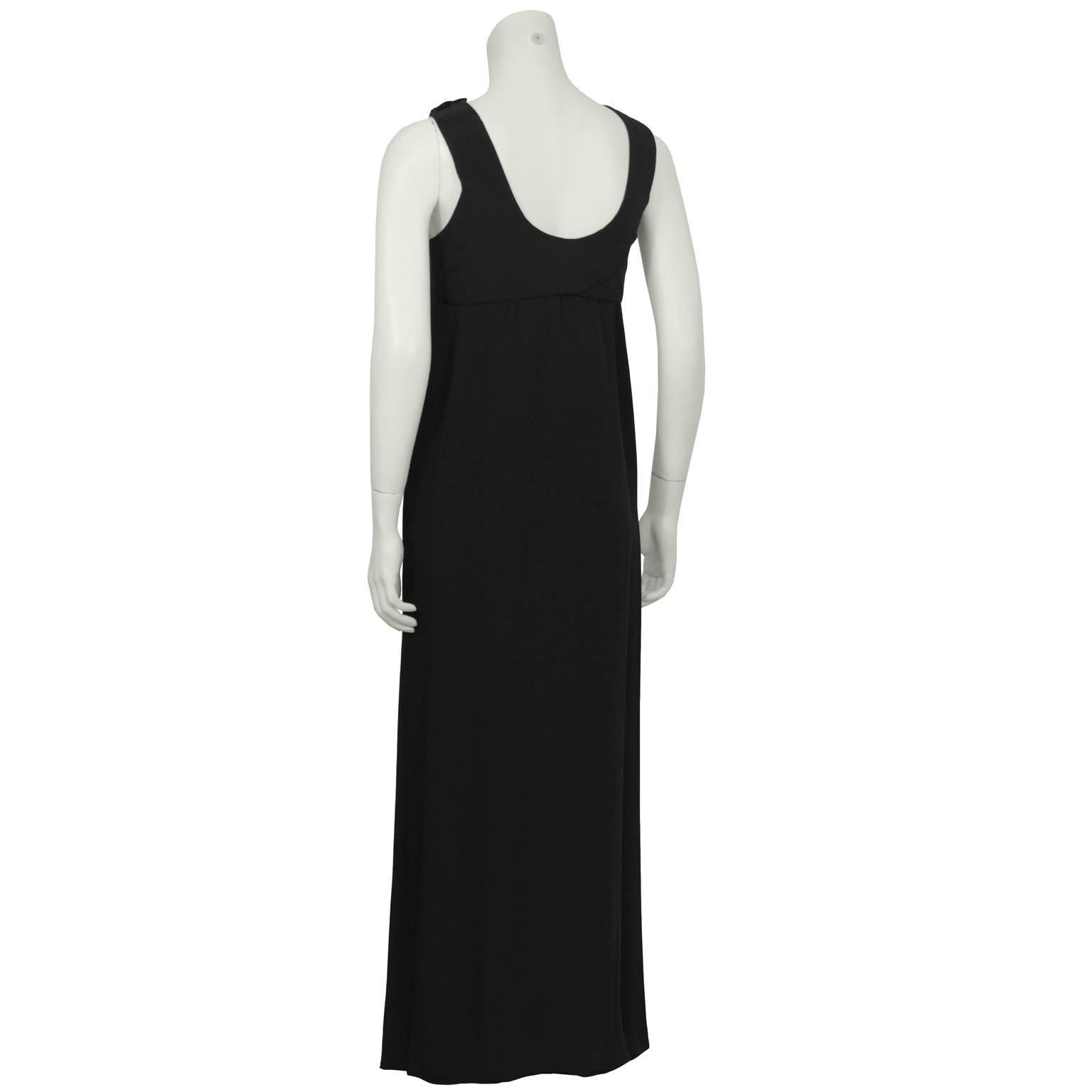 1970's Anonymous Simple Black Gown In Excellent Condition For Sale In Toronto, Ontario