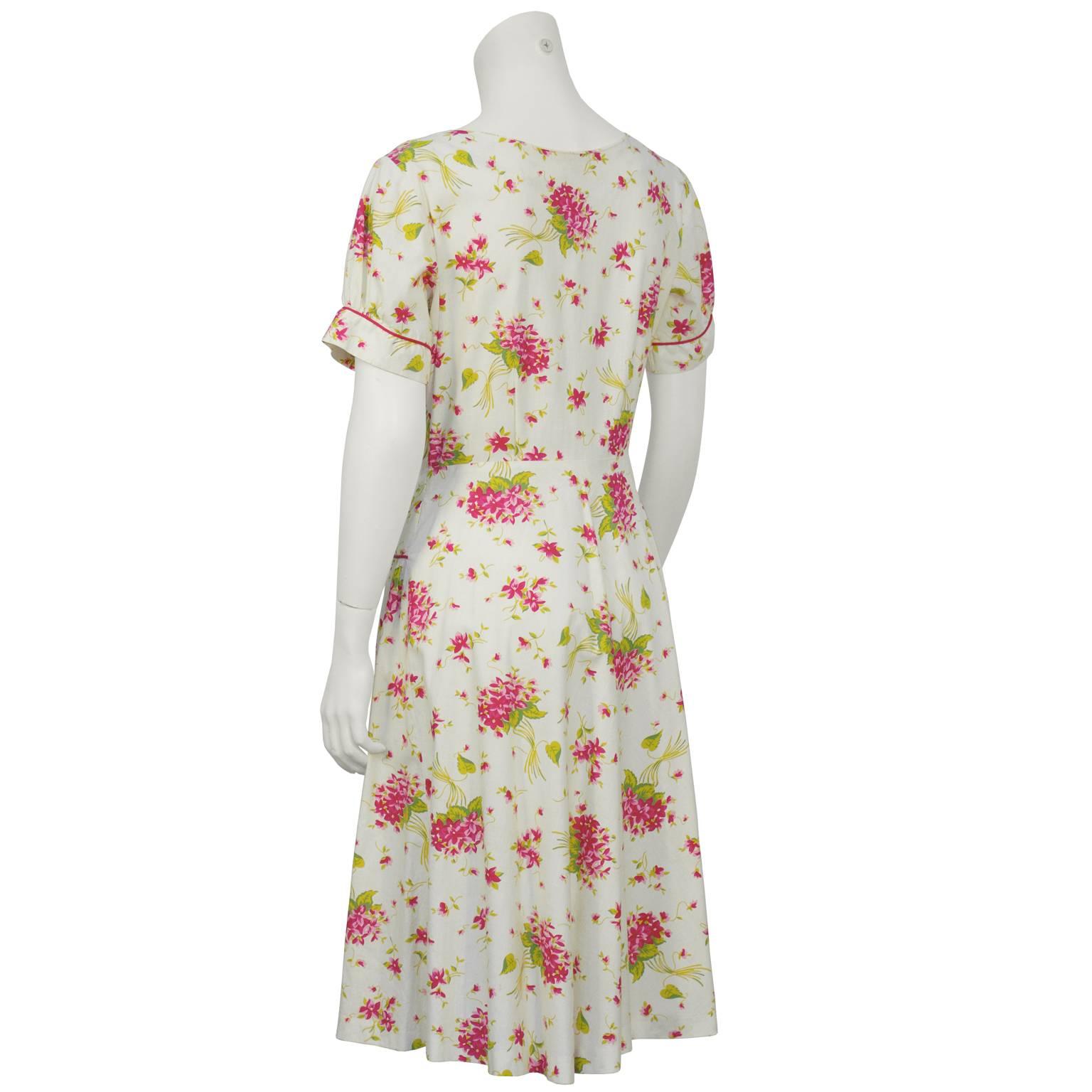 Beige 1950's Floral Cotton Daydress with Red Piping For Sale