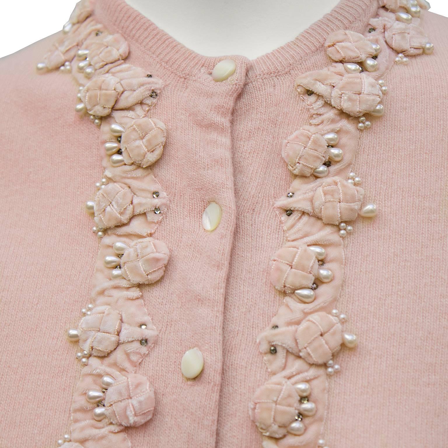 1950s Pink Cashmere Cardigan with Velvet and Pearl Applique In Excellent Condition In Toronto, Ontario