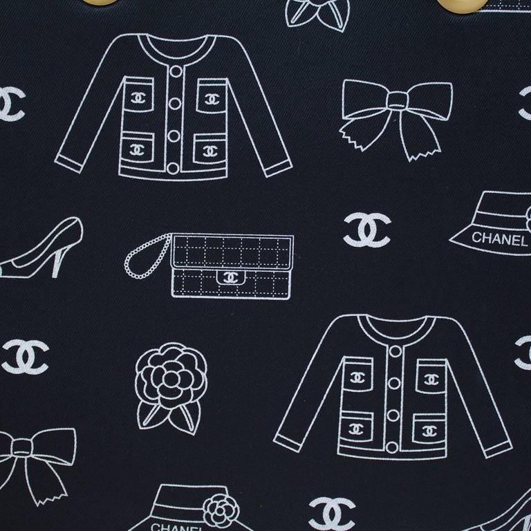 Early 2002 Chanel Black and White Icon Flat Tote Bag at 1stDibs | chanel  bag icon