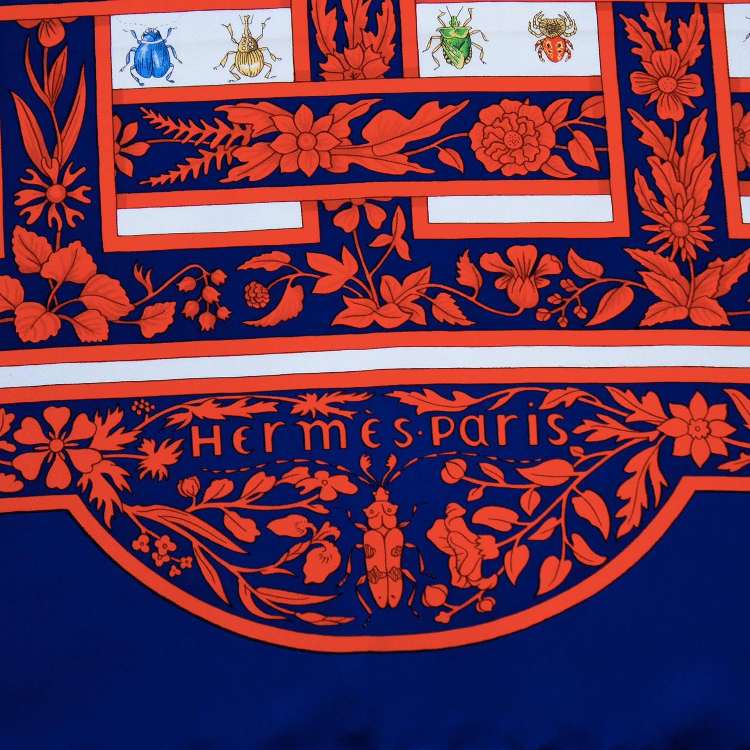 1995 Hermes Joyaux d'Ete Navy and Red Silk Scarf In New Condition In Toronto, Ontario