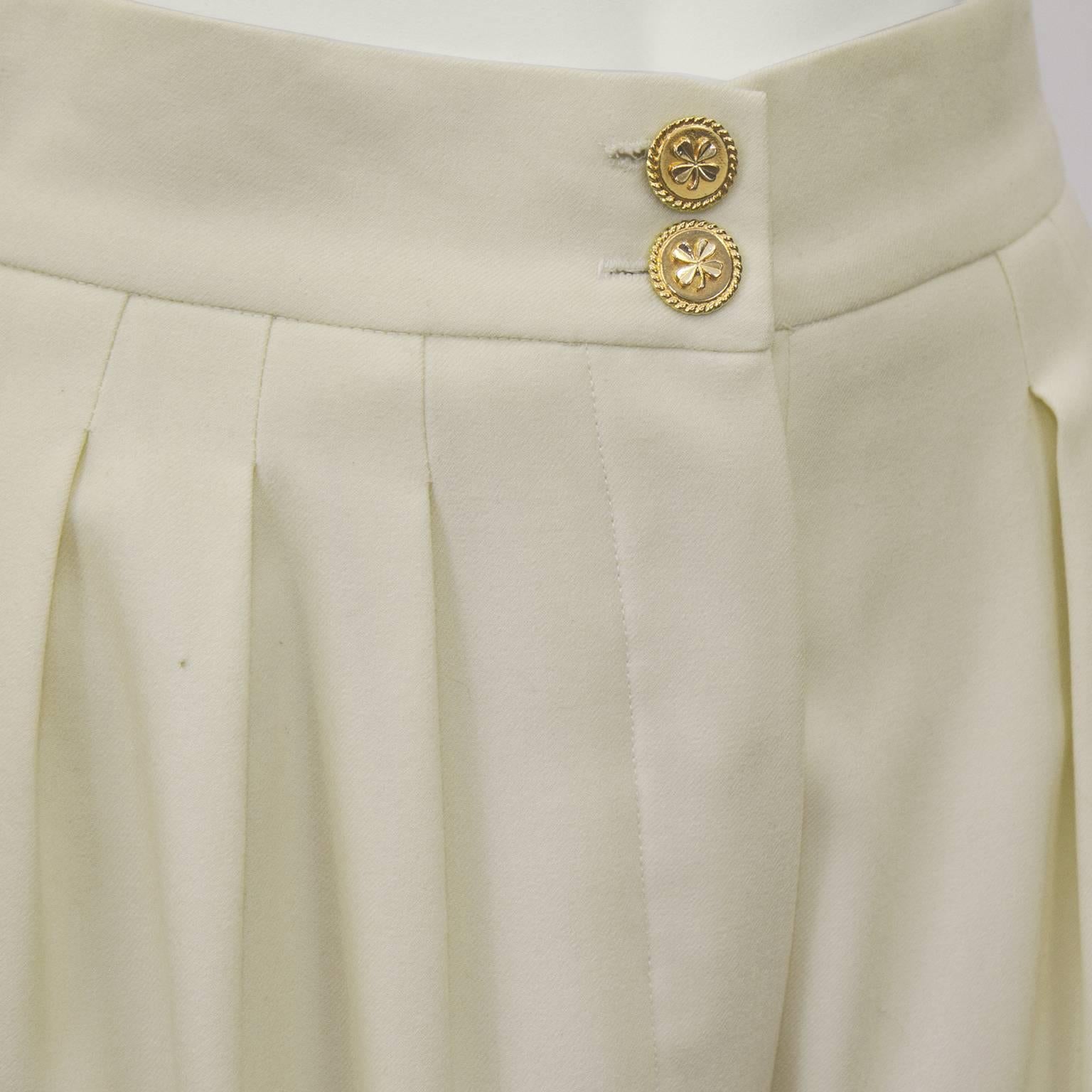 1990s Chanel Cream Wool Wide Leg Trousers  In Excellent Condition In Toronto, Ontario