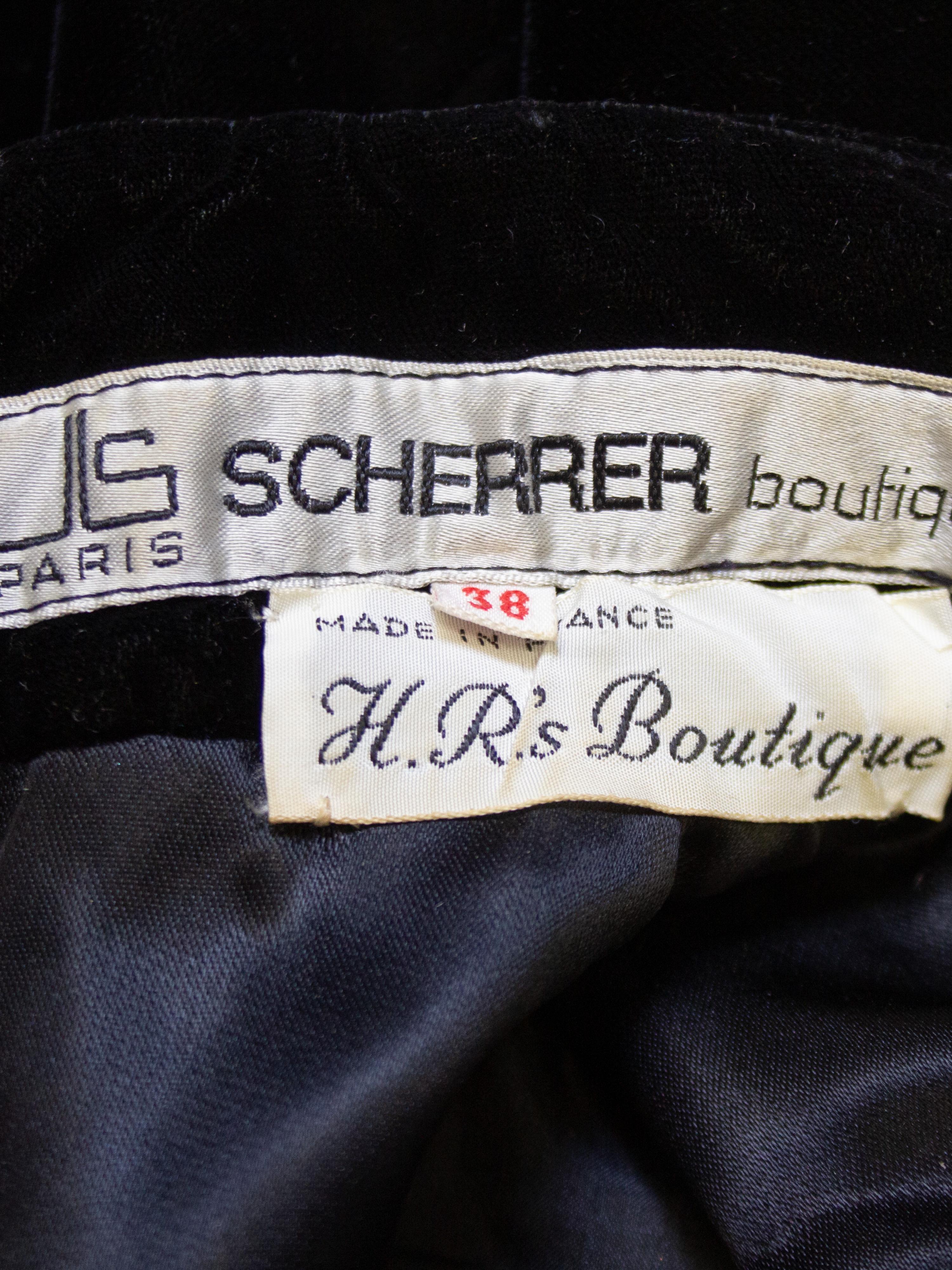 1980er Jean-Louis Scherrer Schwarzes Samtkleid mit schwarzer und goldener Perlenstickerei im Angebot 3