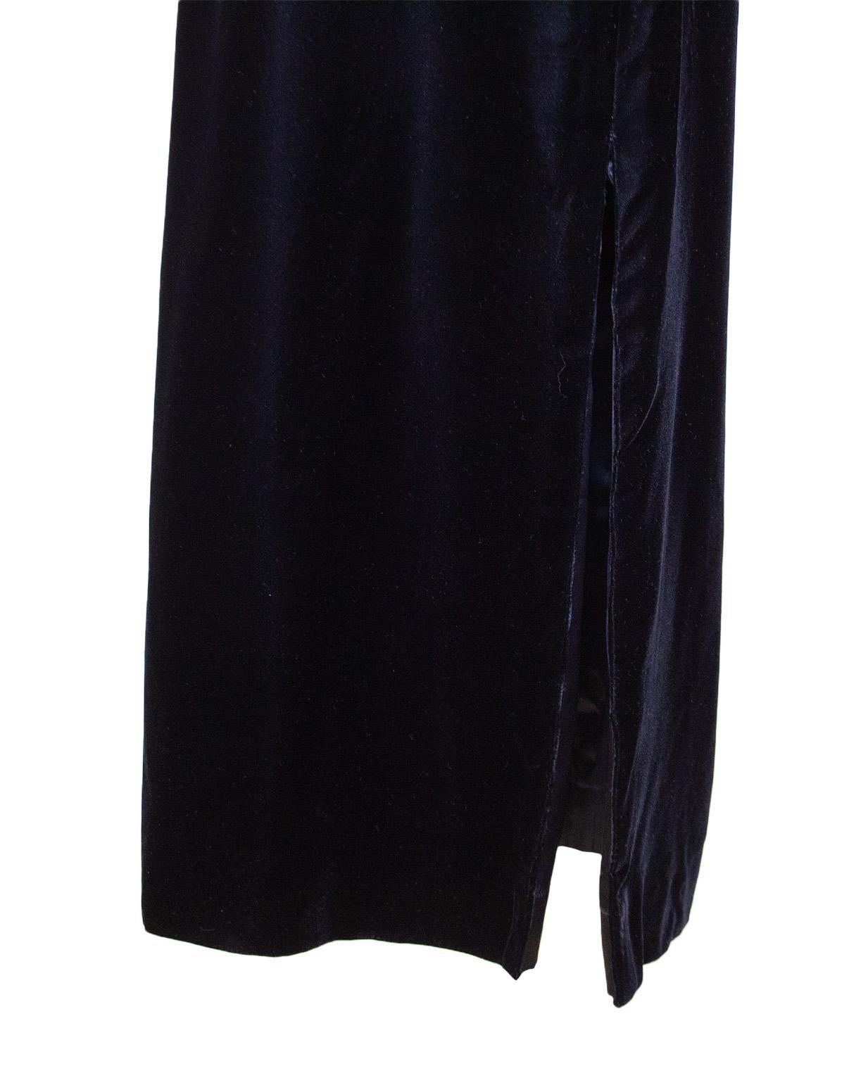 1980er Jean-Louis Scherrer Schwarzes Samtkleid mit schwarzer und goldener Perlenstickerei im Angebot 2