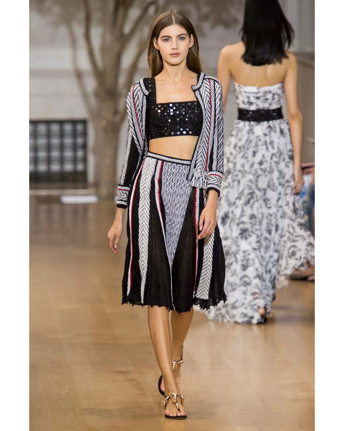 Primavera 2017 Oscar De La Renta abito e giacca in maglia nera, bianca e rossa in vendita 6