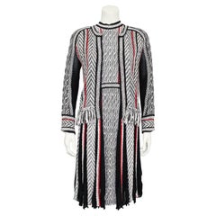 Primavera 2017 Oscar De La Renta abito e giacca in maglia nera, bianca e rossa