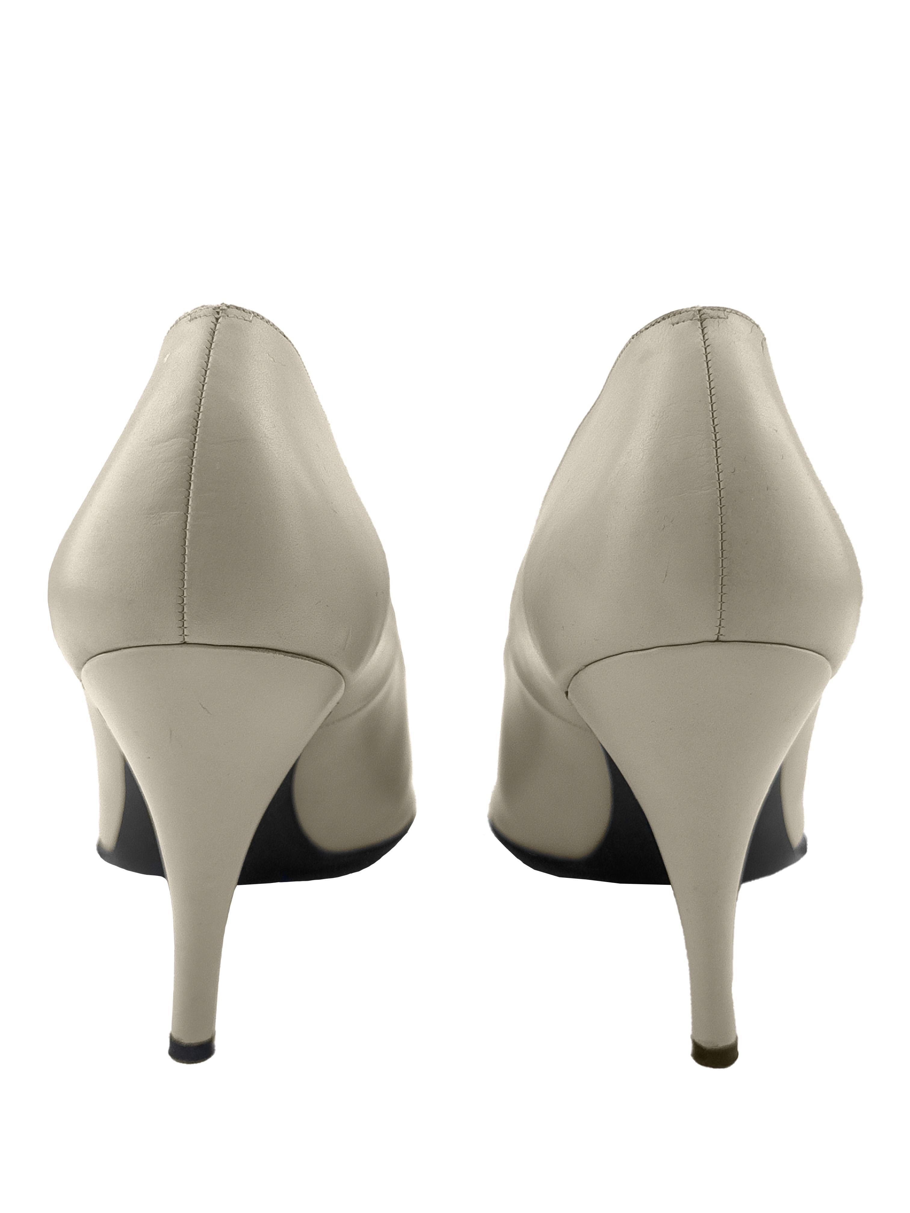 Décolleté Roger Vivier for Christian Dior beige, fine anni '50, in pelle. In condizioni ottime in vendita a Toronto, Ontario