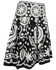 Jupe brodée noire et blanche Naeem Khan des années 2000