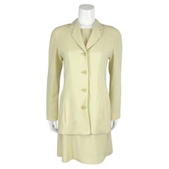 Completo con abito e giacca giallo-verde di Calvin Klein degli anni ’90
