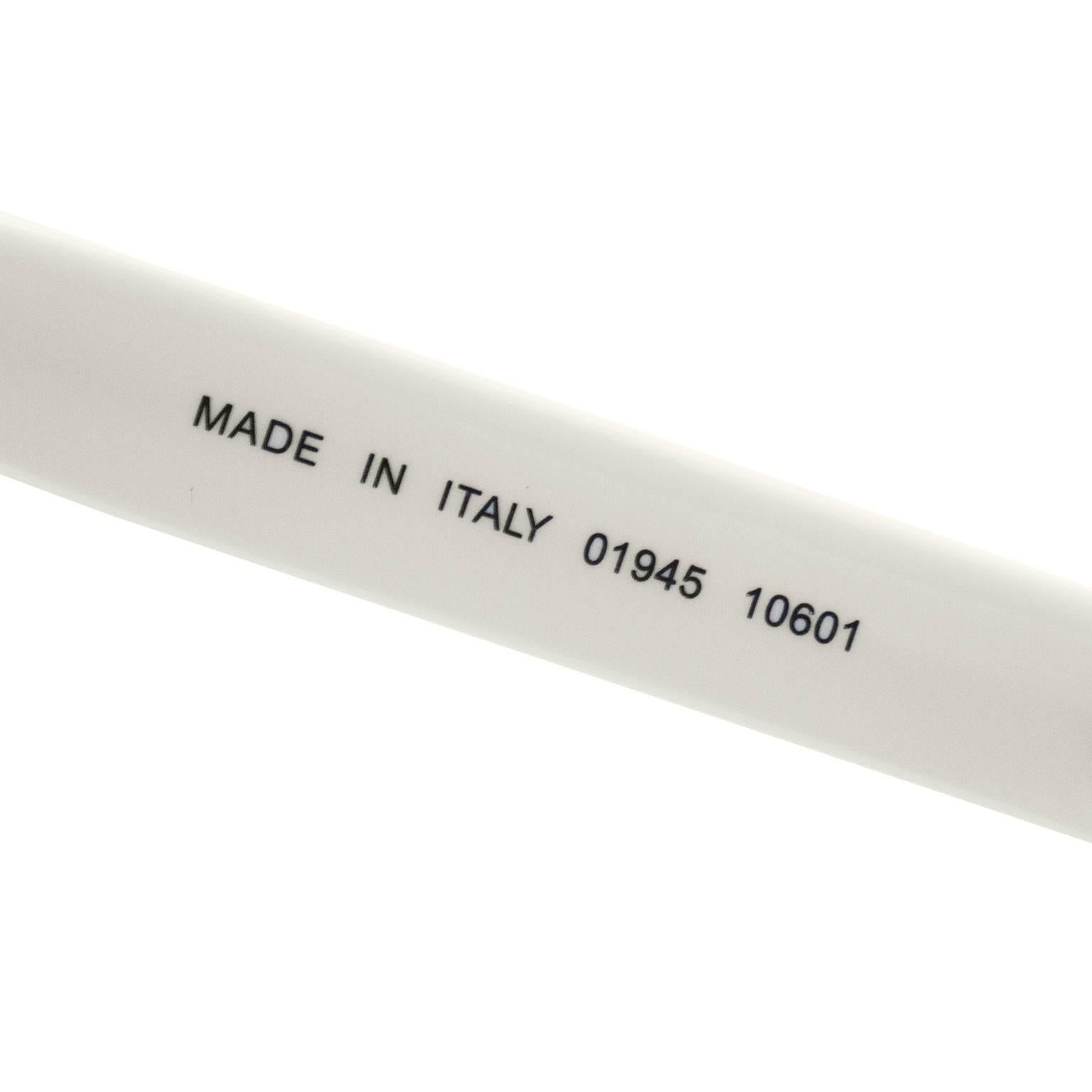 Lunettes de soleil rondes Chanel Paris blanches emblématiques des années 1990 Unisexe en vente