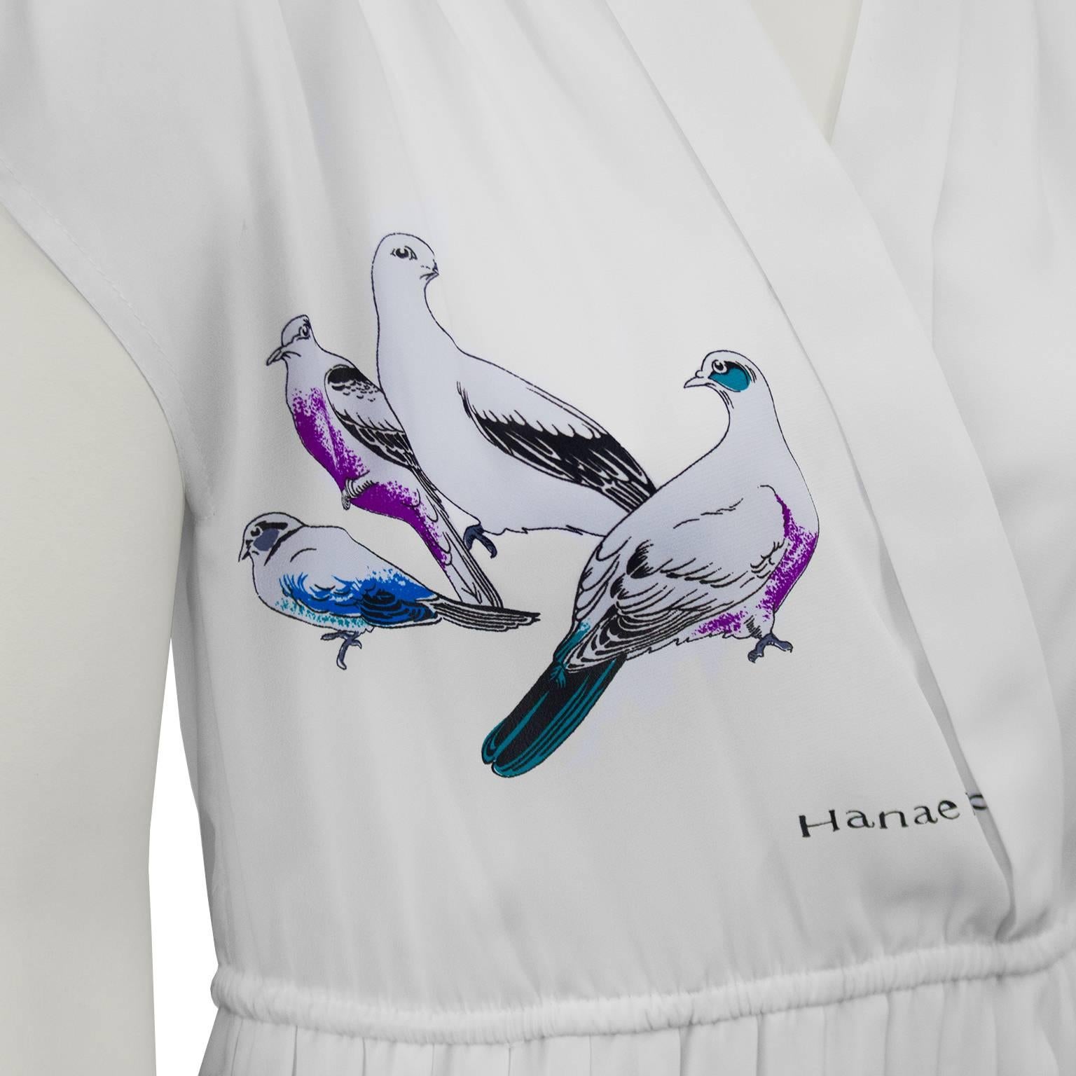 1970s Hanae Mori White Dress with Birds In Excellent Condition In Toronto, Ontario