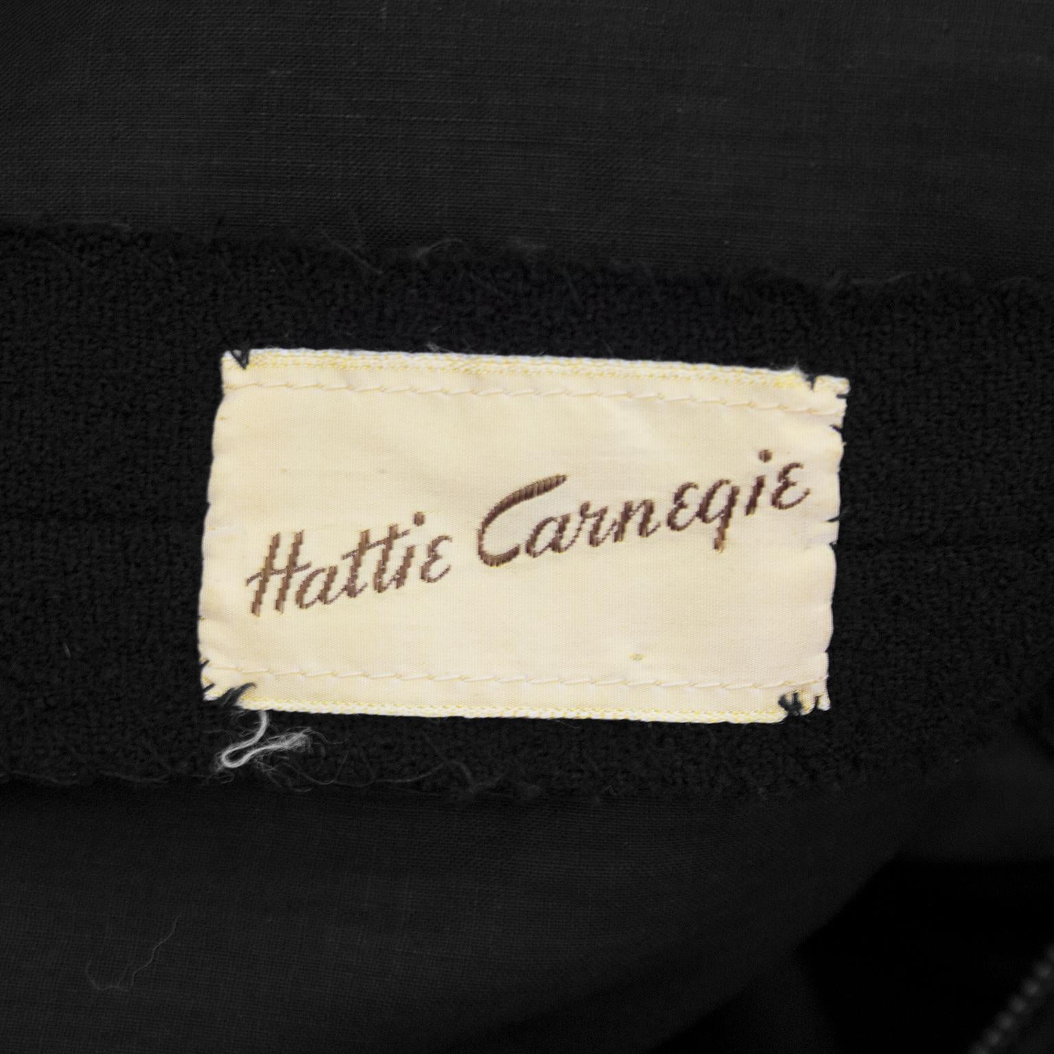 Hattie Carnegie - Robe de jour à manches longues en bouclette noire, années 1950 en vente 1