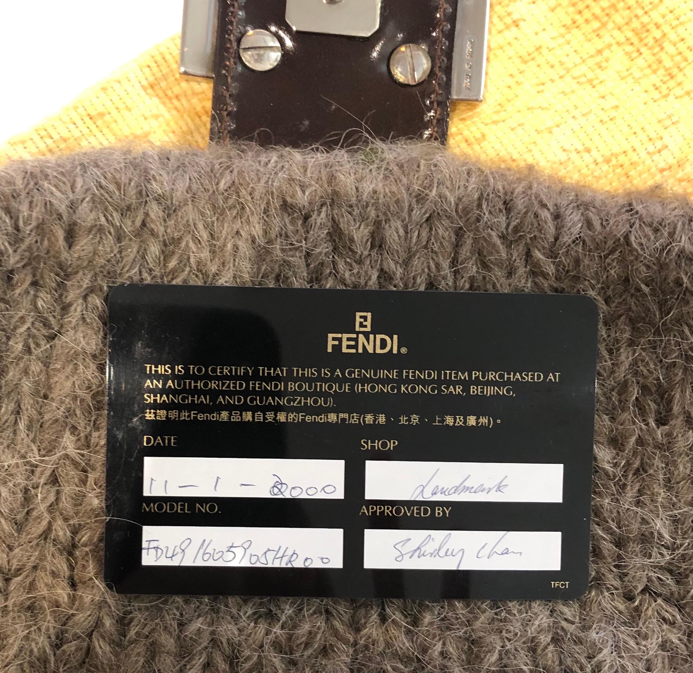 2000 Vintage FENDI Embroidered Wool Baguette Handbag Grey  For Sale 4