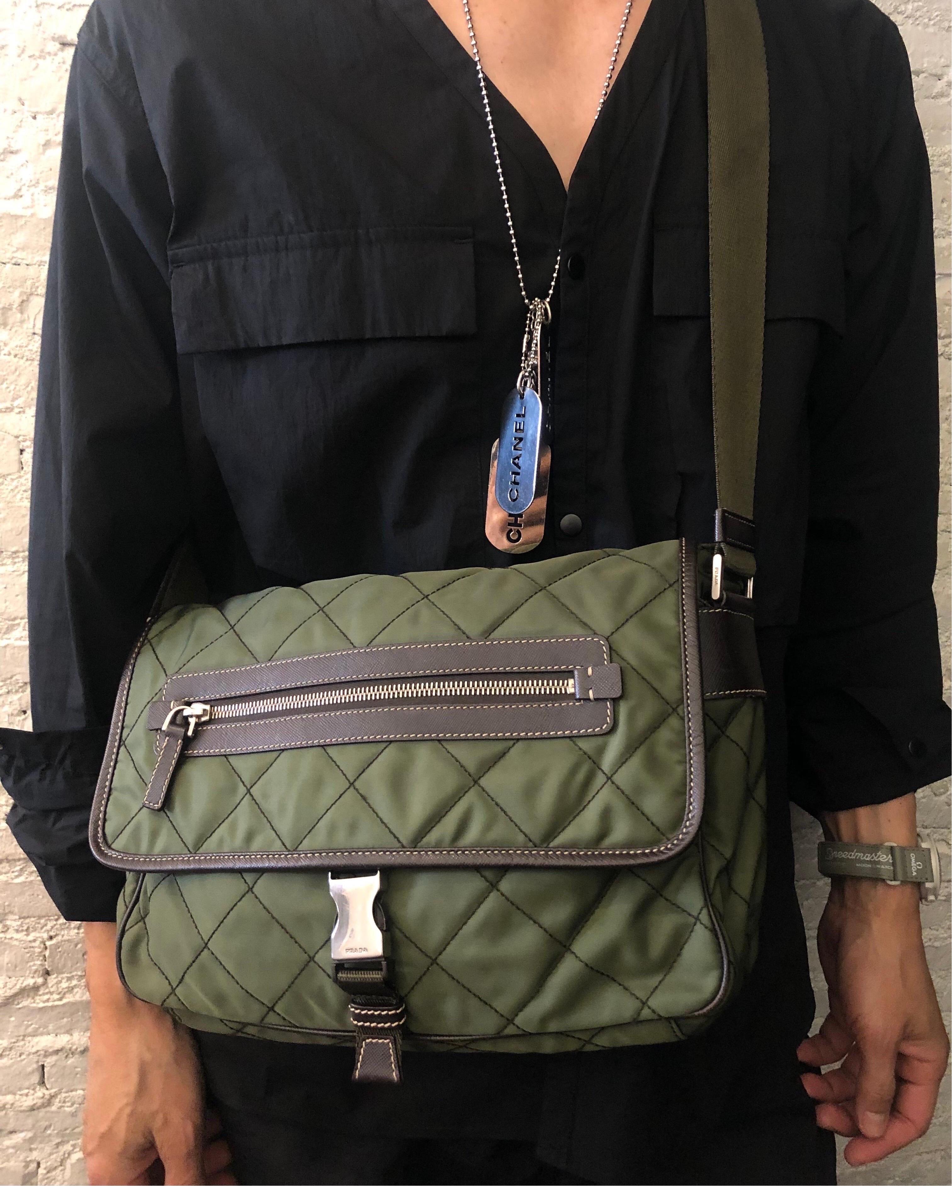 PRADA Diamond Quilted Tessuto Messenger Crossbody Bag Army Green Unisex In Excellent Condition For Sale In Bangkok, TH