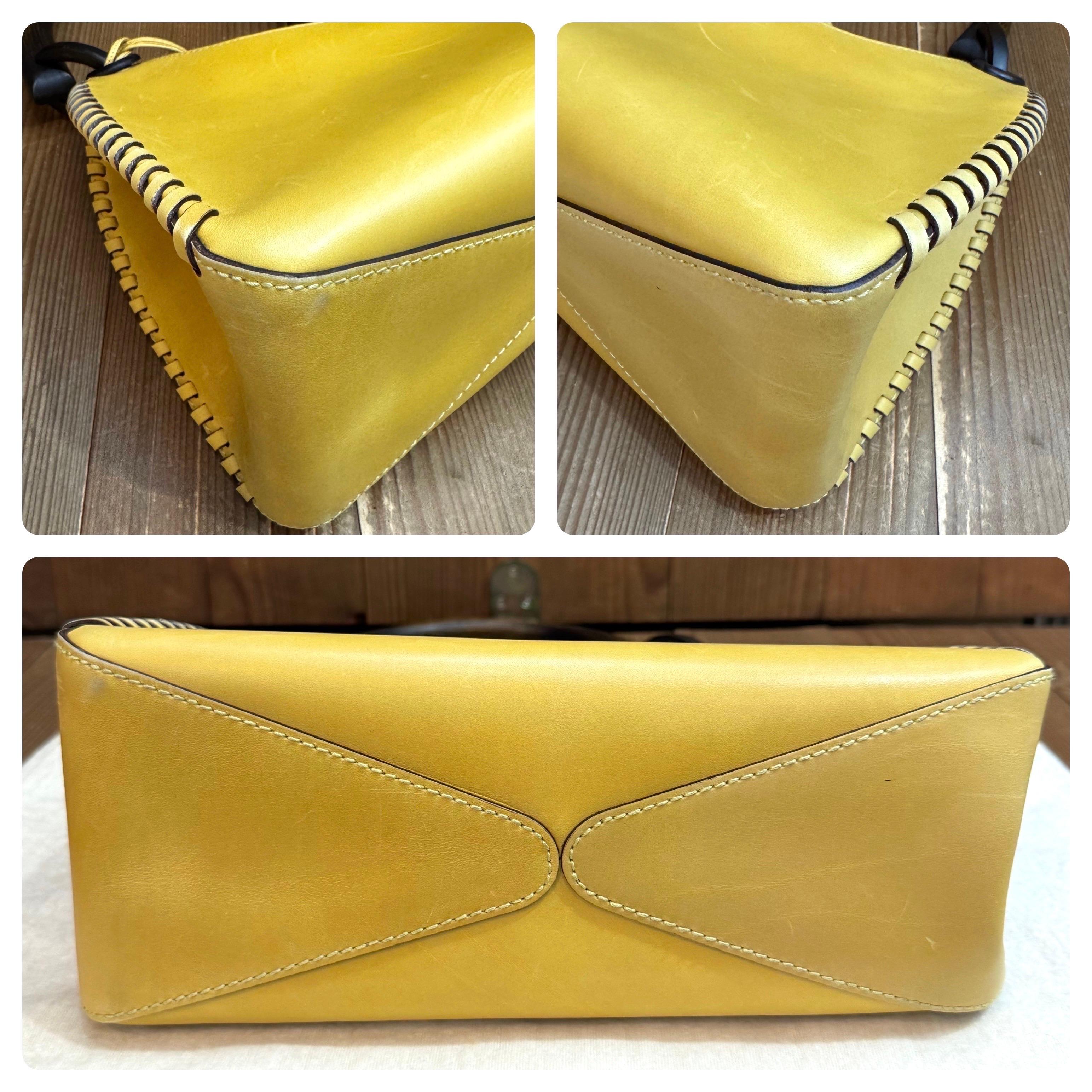 2000s Vintage GUCCI Whipstitch Leather Handbag Yellow For Sale 4