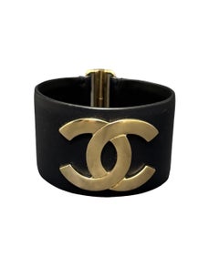 2018 CHANEL - Bracelet manchette en cuir CC - Marine