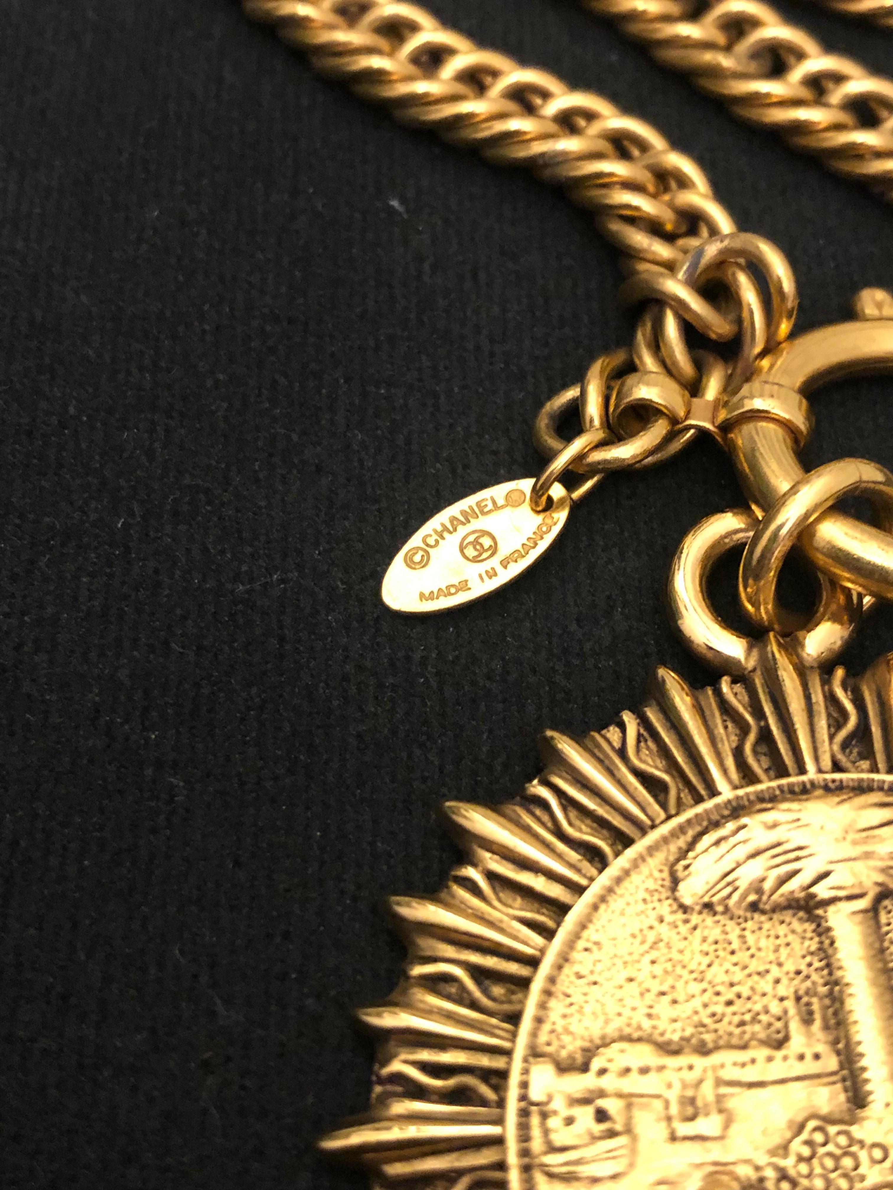 1980s Vintage CHANEL Gold Toned Lion Crest Ocean View Pendant  Necklace 3