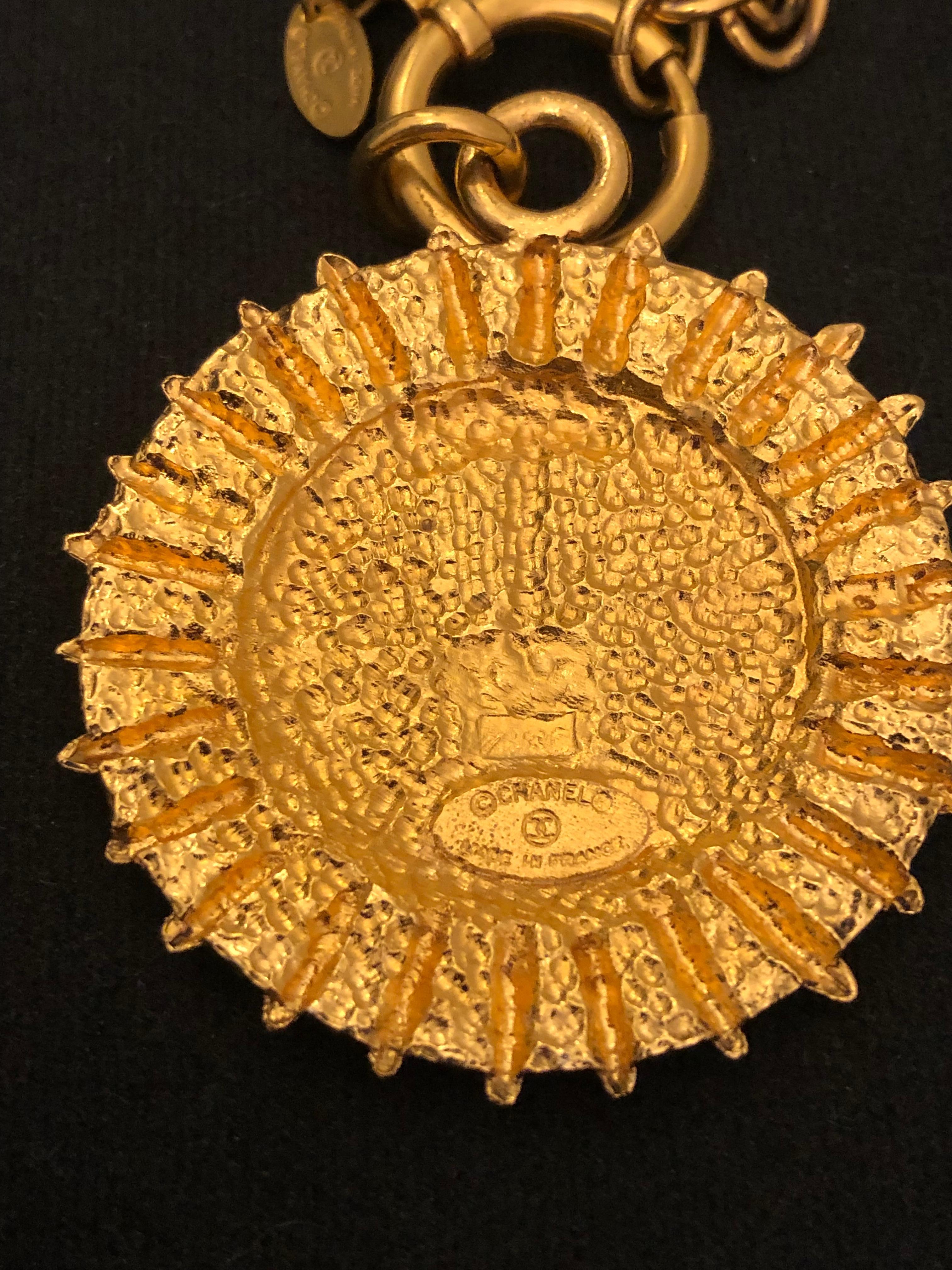 1980s Vintage CHANEL Gold Toned Lion Crest Ocean View Pendant  Necklace 2