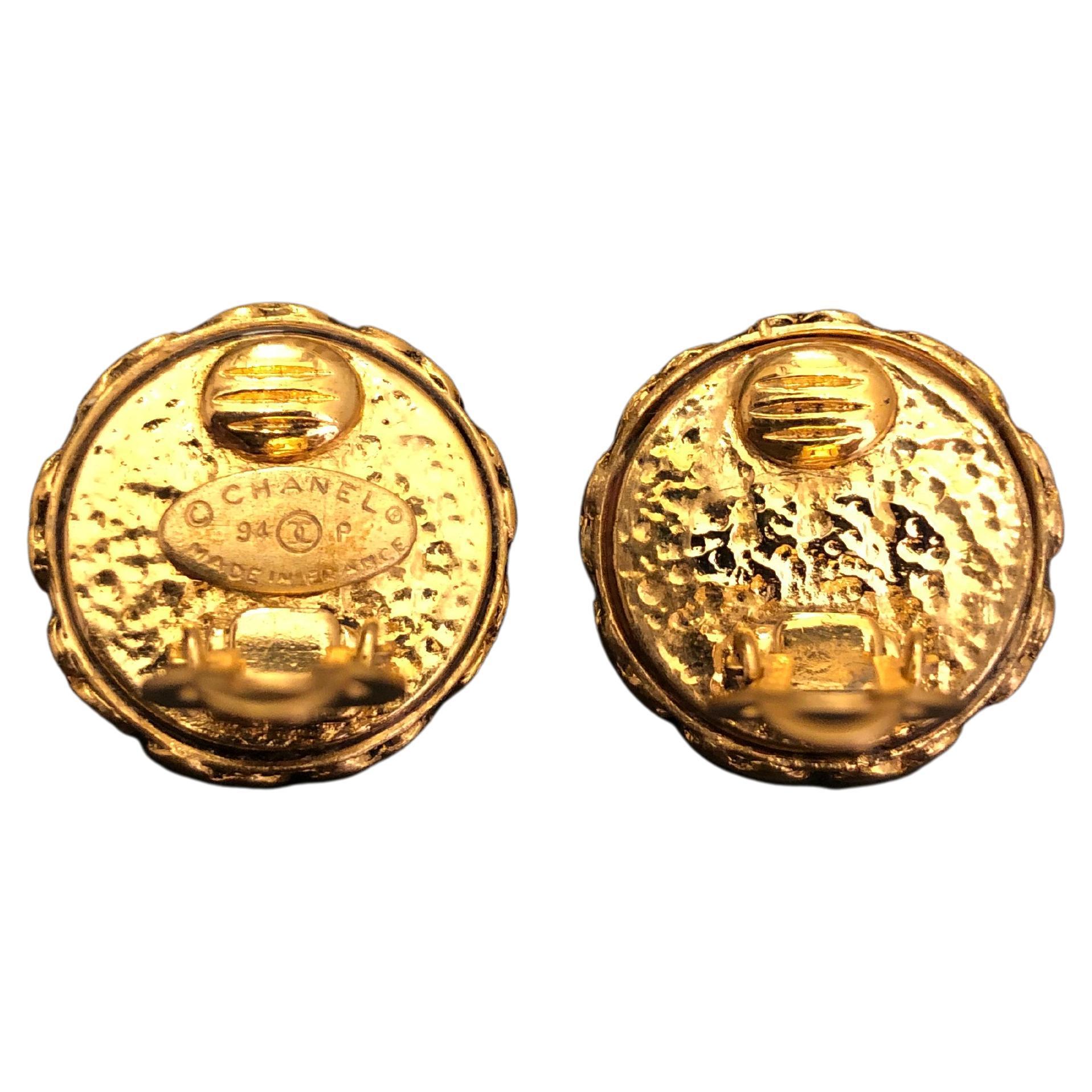 1994 Vintage CHANEL Gold Toned Red Gripoix Earclips Clip On Earrings For Sale 1