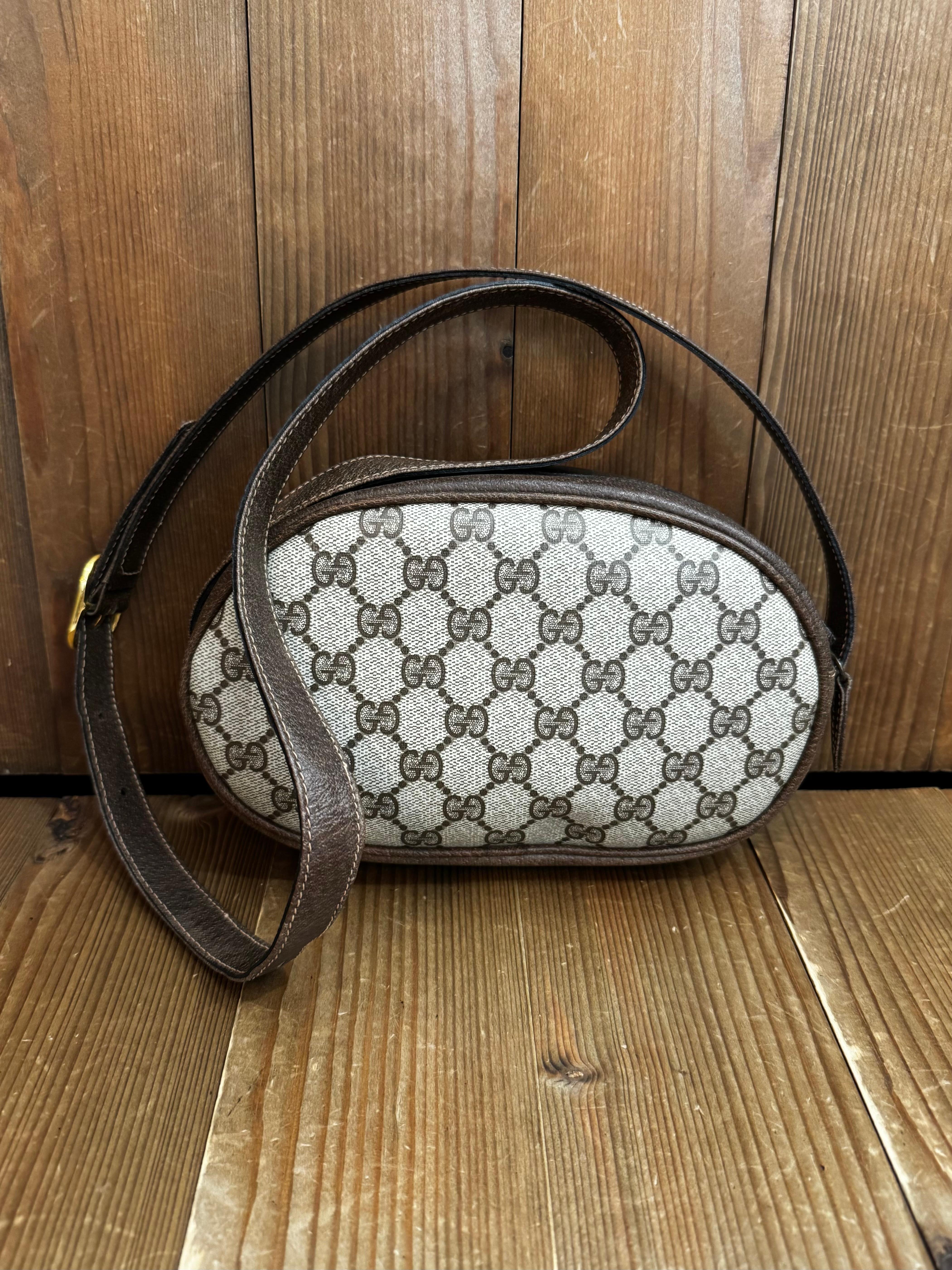 Noir 1970 Vintage GUCCI Monogram Canvas Crossbody Bag Brown en vente