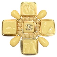 Vintage 2004 CHANEL Gripoix Poured Glass Cross Brooch Light Yellow