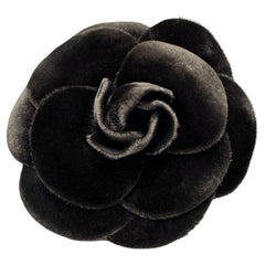 1990s Vintage CHANEL Velvet Camellia Corsage Brooch Pin Gray