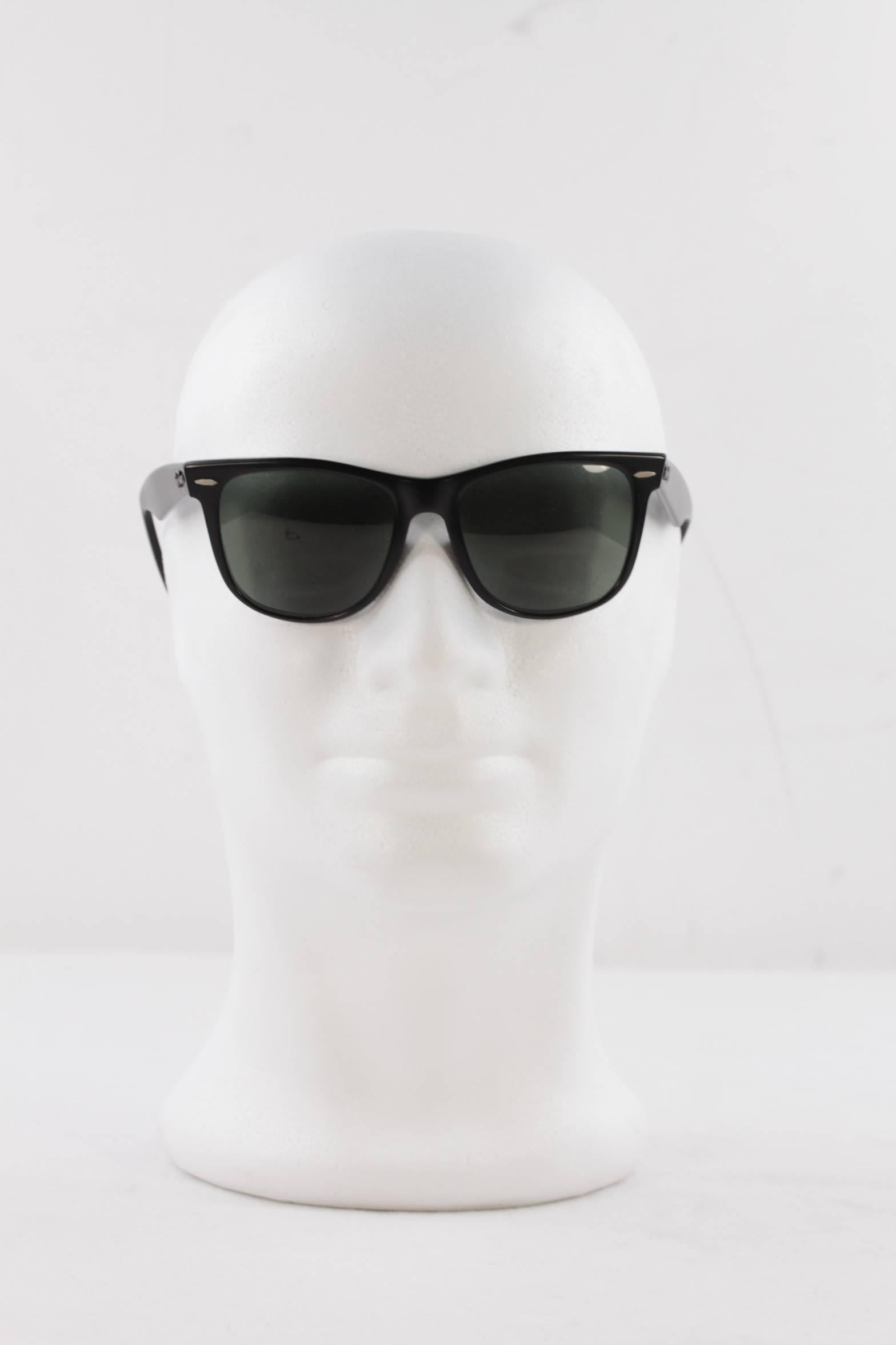  - Legendary vintage sunglasses by Ray-Ban Bausch & Lomb, mod.WAYFARER II

- Matte Black plastic frame

- Ray-Ban logo in raised metal relief on the exterior of both ear stems

- Original BAUSCH & LOMB green lenses (BL logos on each