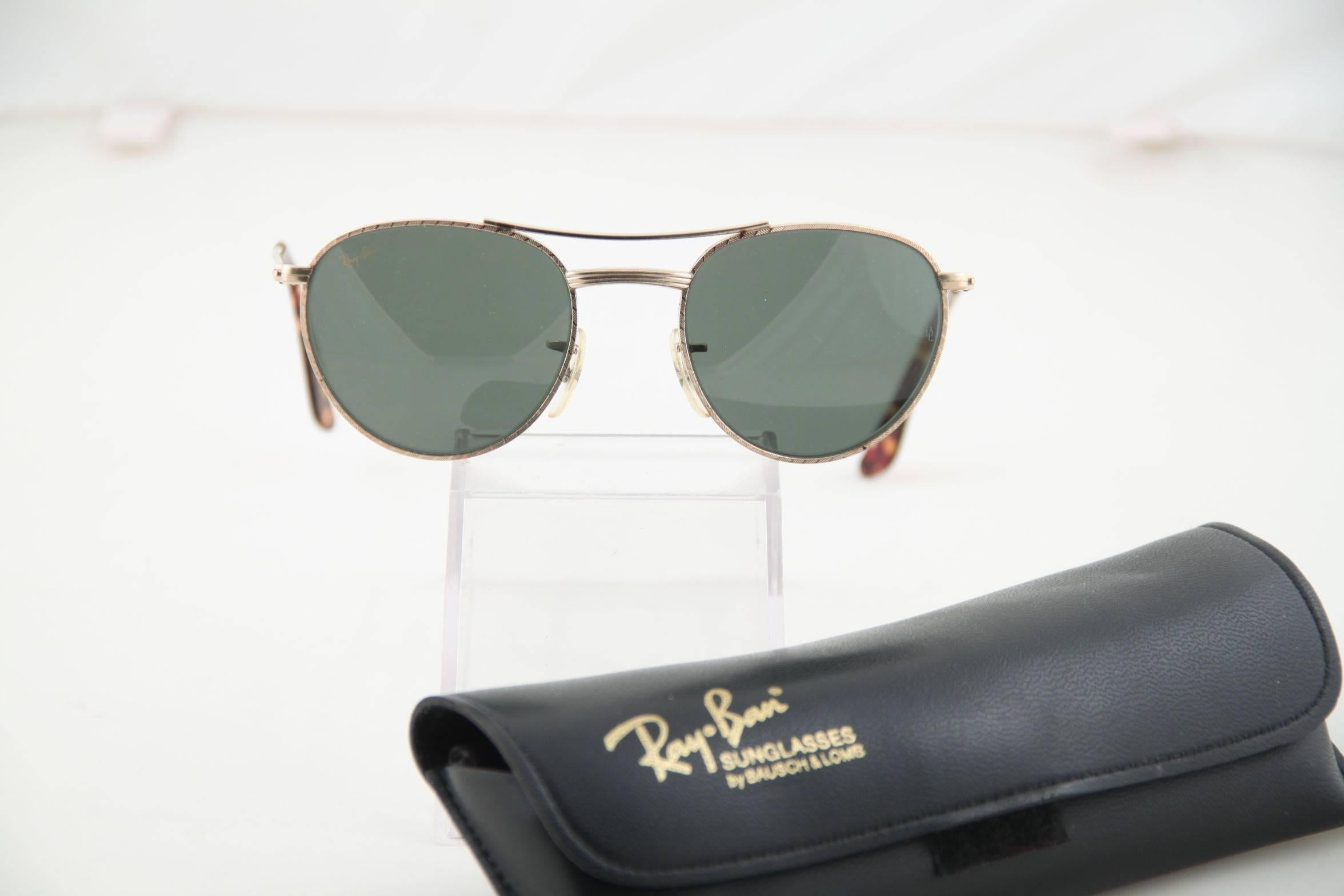 Ray Ban B&l Vintage Sunglasses G-15 Lens W1754 Gold Metal Eyewear  In Good Condition In Rome, Rome