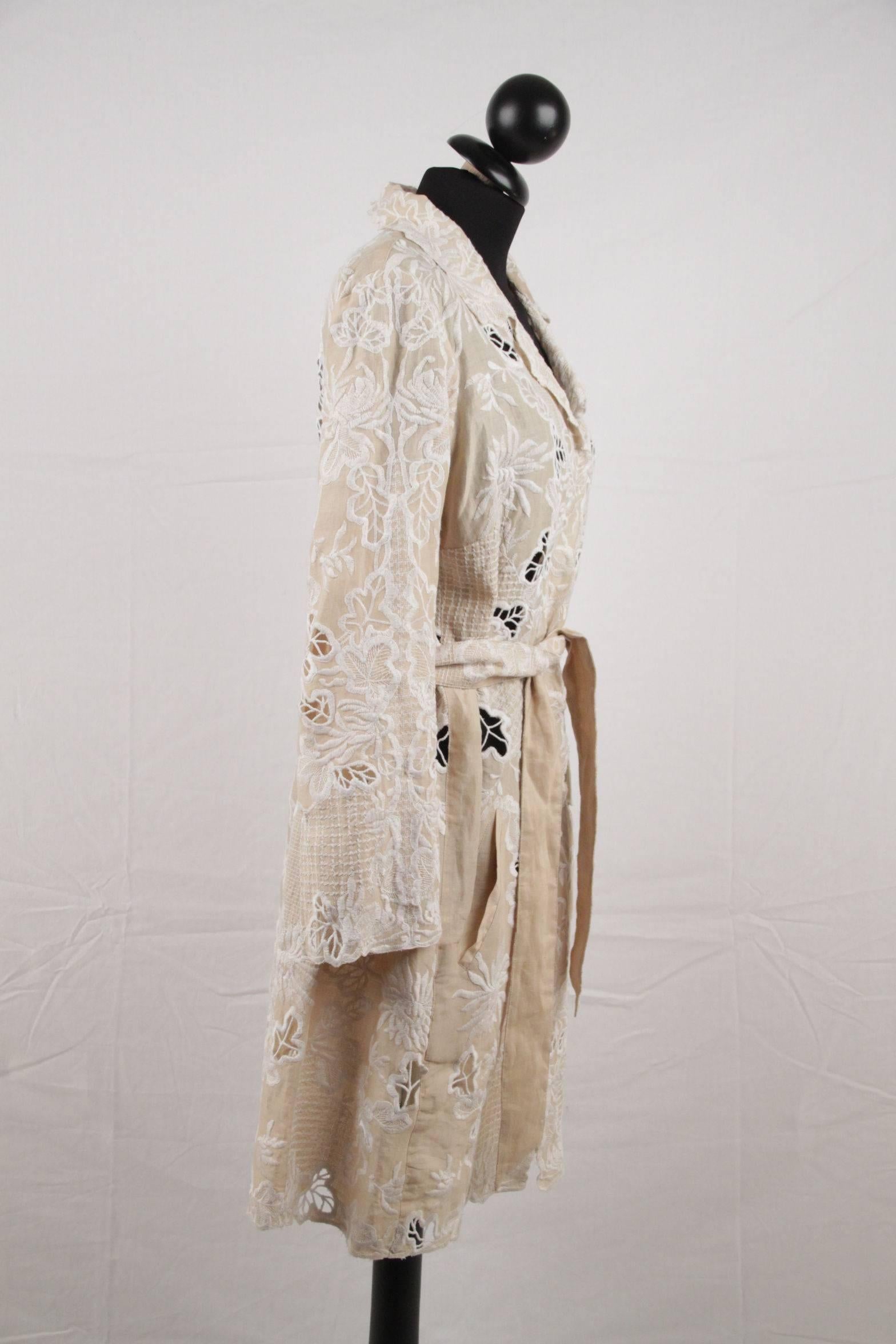 SCERVINO STREET Beige & White EMBROIDERIE Floral TRENCH COAT Size 44 In New Condition In Rome, Rome
