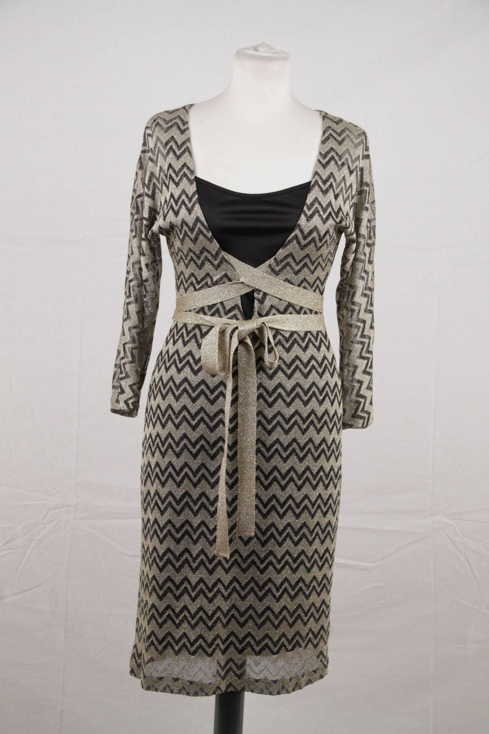 
Brand: M MISSONI

Logos / Tags: 'M MISSONI' tag

Condition rate & details (please read our condition chart below): VERY GOOD~ Previously worn with moderate wash wear/fade and or minor visible flaw(s)*

DETAILS: some pulled threads due to