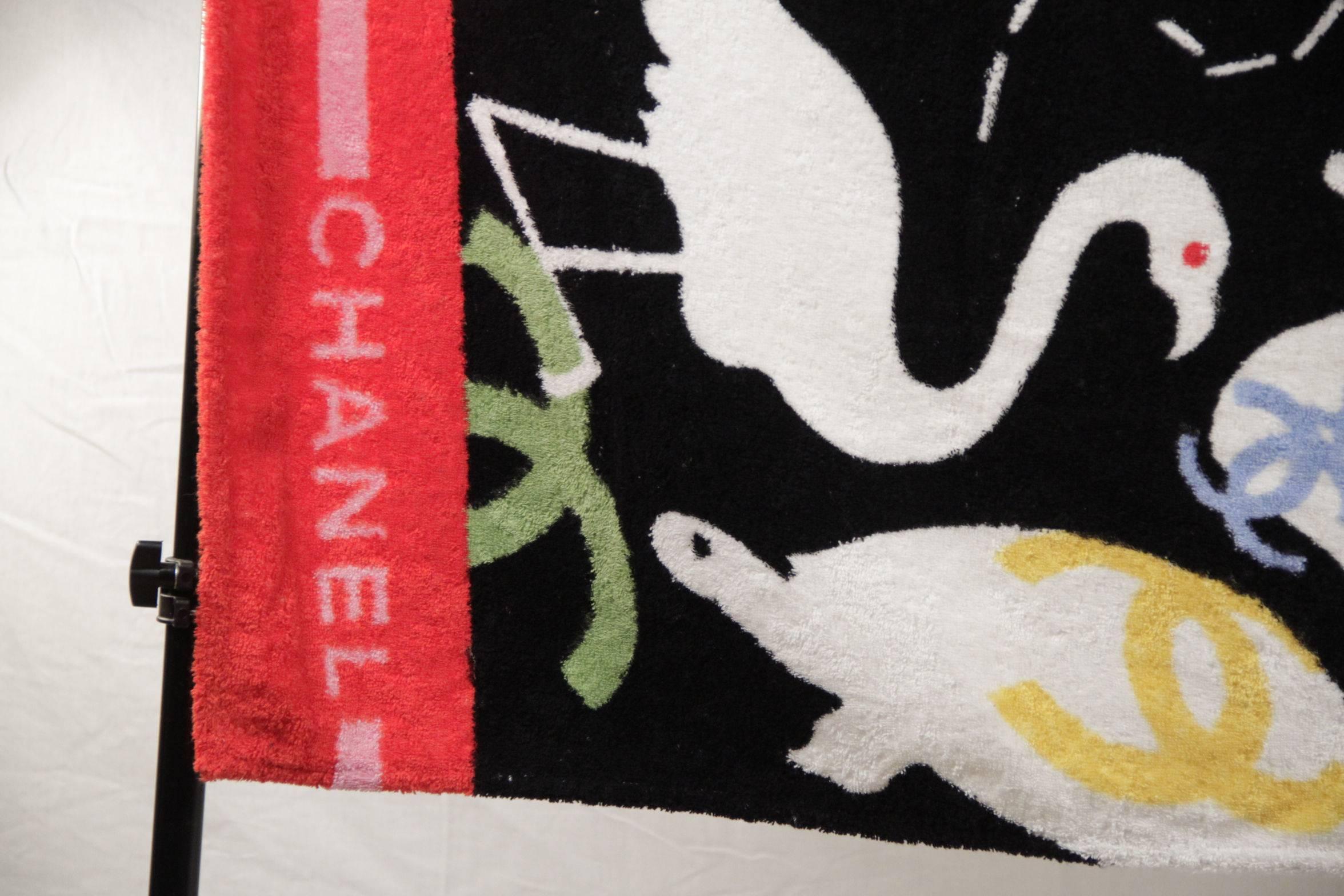 CHANEL Animal Pattern Terrycloth Cotton LARGE POOL or BEACH TOWEL In Good Condition In Rome, Rome