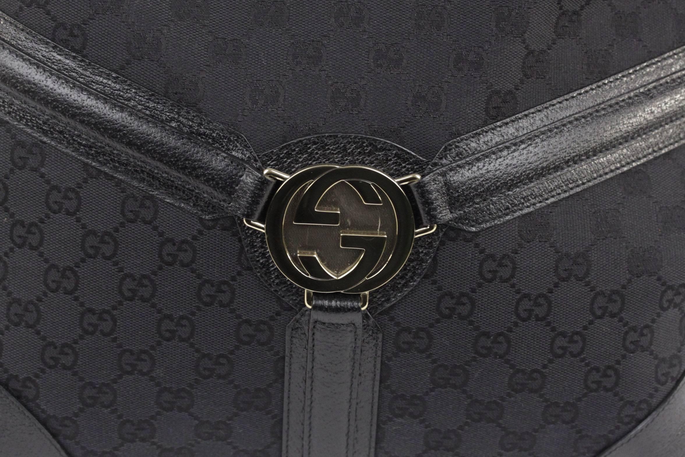 GUCCI Black GG MONOGRAM Canvas LARGE CROSS BODY BAG Shoulder Bag In Excellent Condition In Rome, Rome