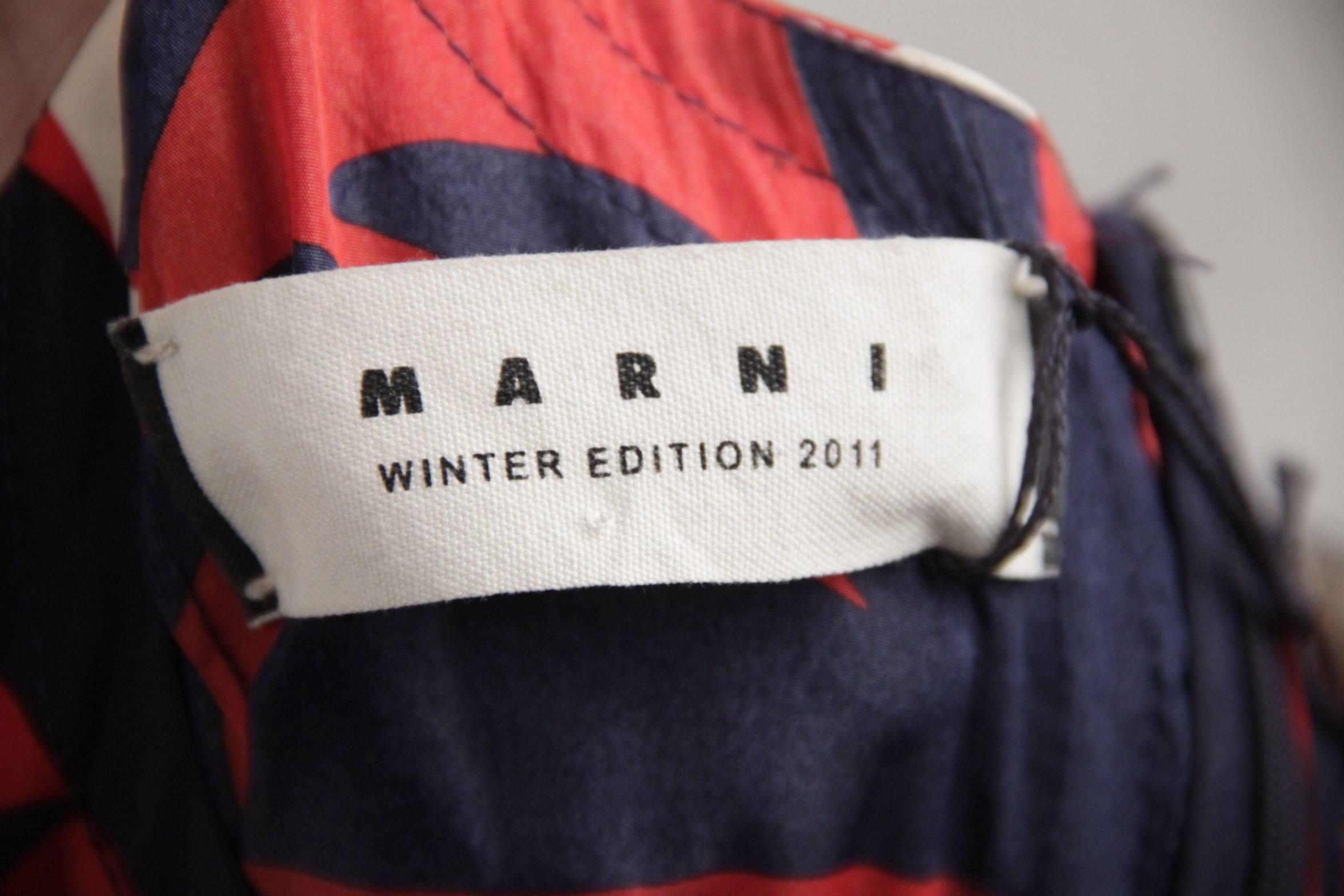 MARNI Red Blue White Silky SHORT SLEEVE DRESS Winter Edition 2011 SIZE 40 1